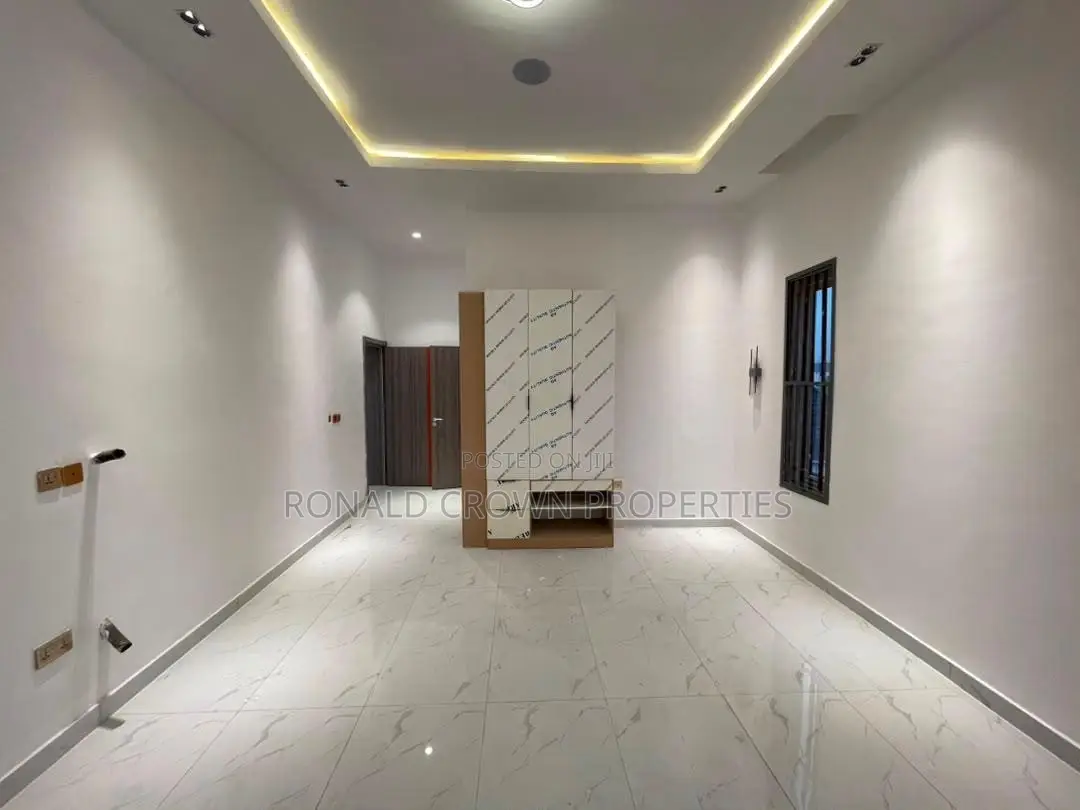 4bdrm Apartment in Ikeja GRA for sale