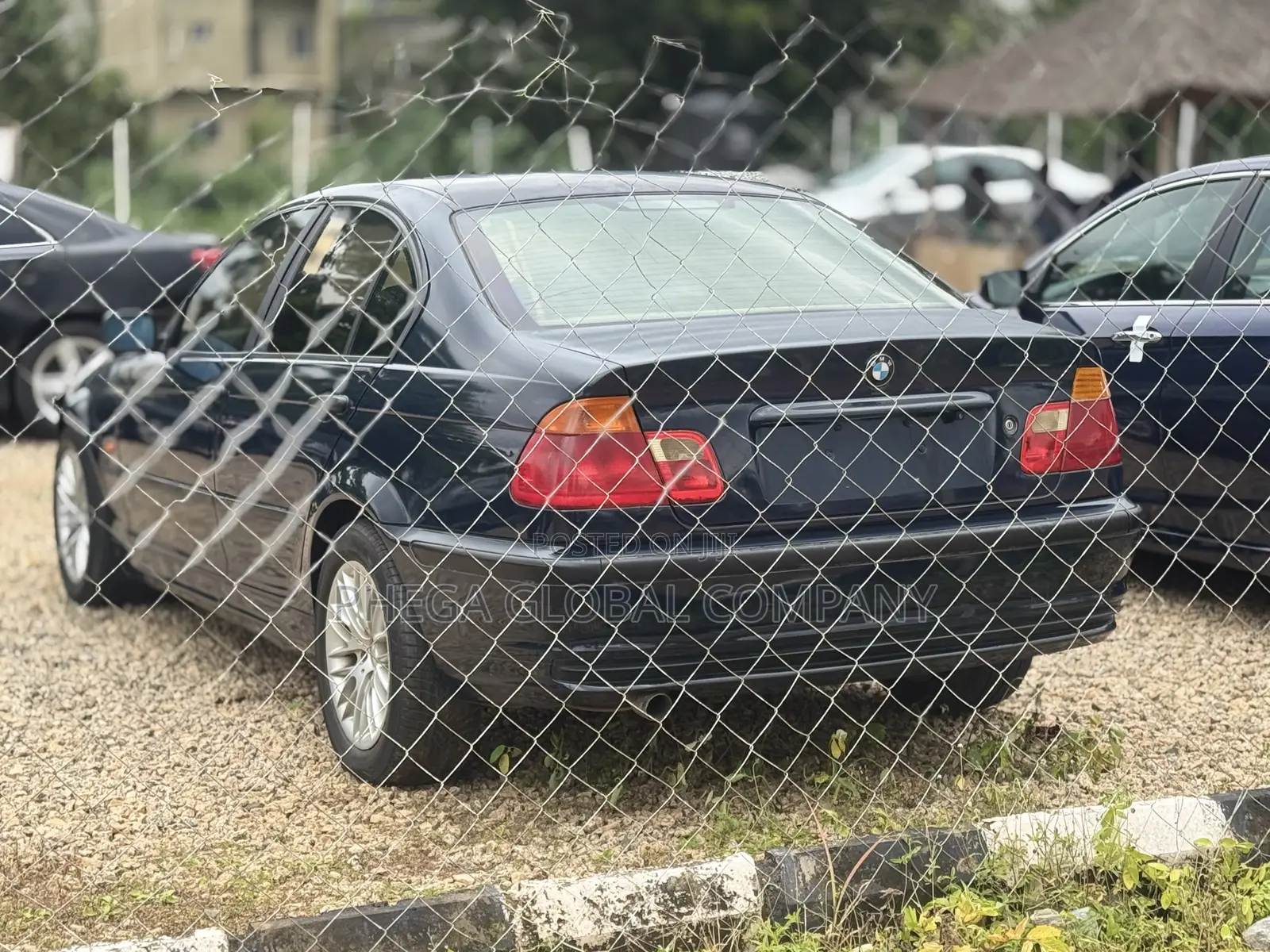 BMW 320i Sedan RWD 2001 Blue