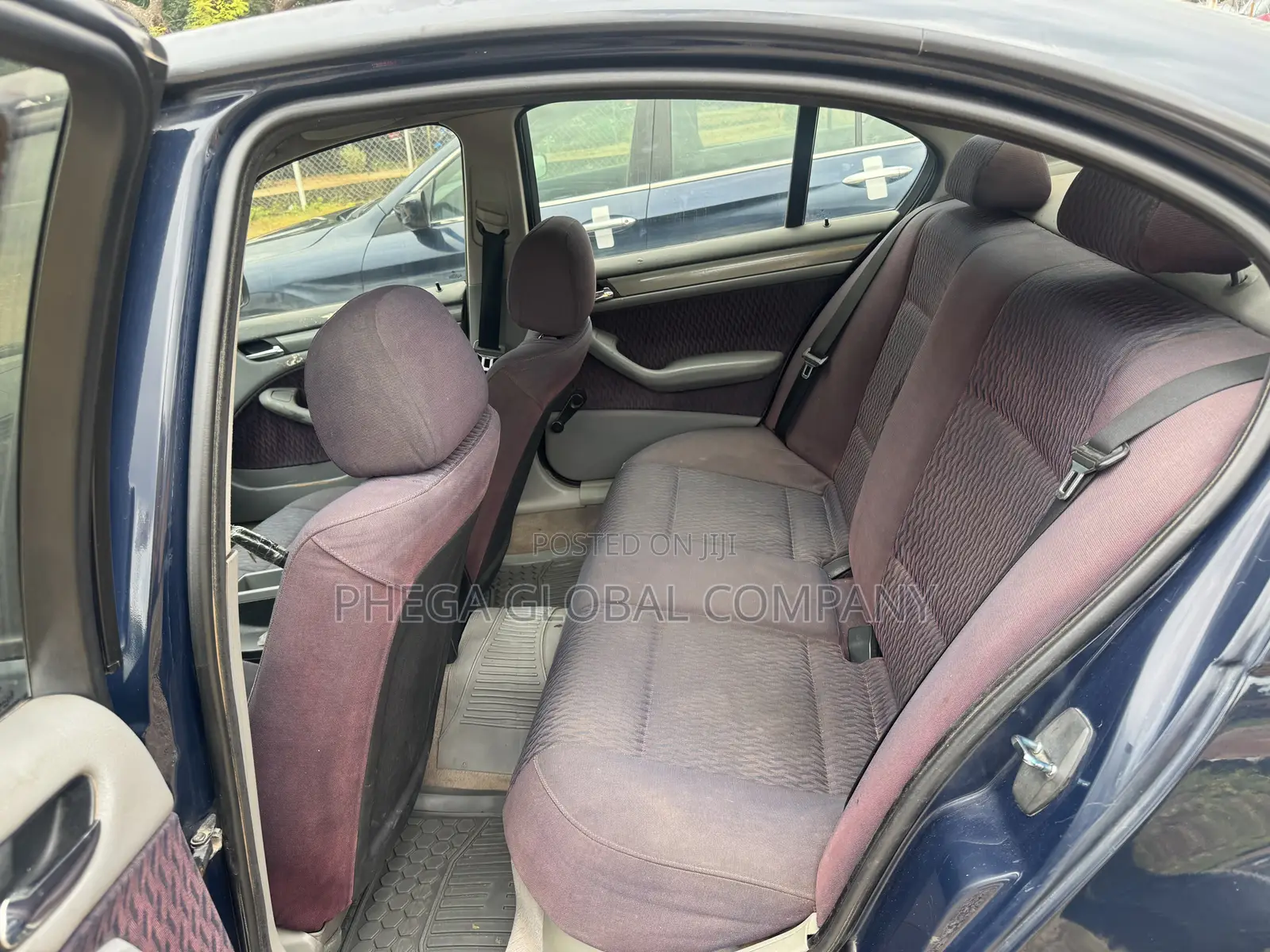 BMW 320i Sedan RWD 2001 Blue