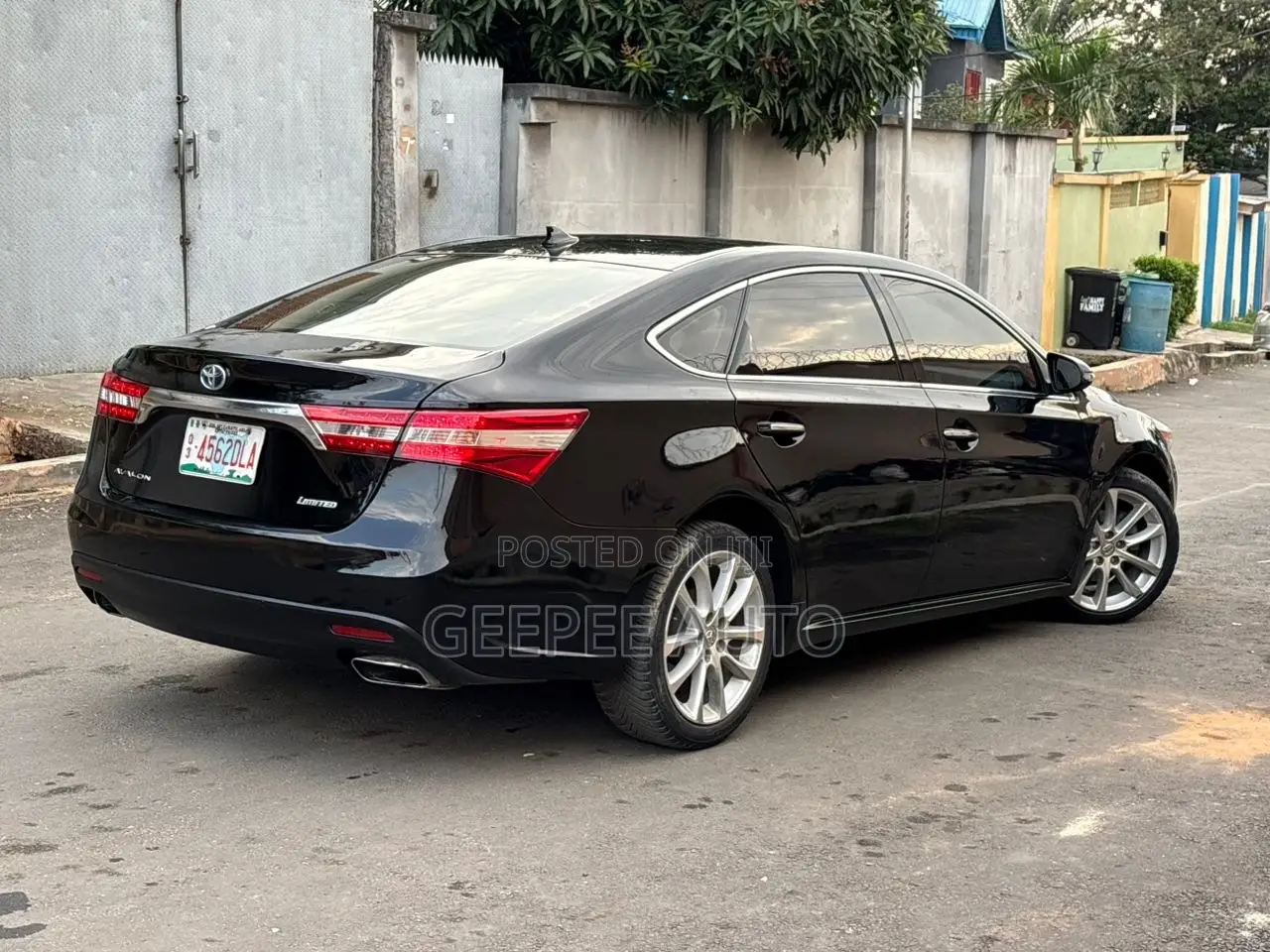 Toyota Avalon Limited 4dr Sedan (3.5L 6cyl 6A) 2014 Black