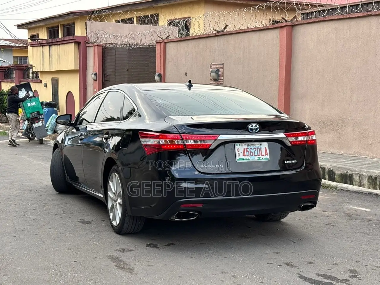 Toyota Avalon Limited 4dr Sedan (3.5L 6cyl 6A) 2014 Black