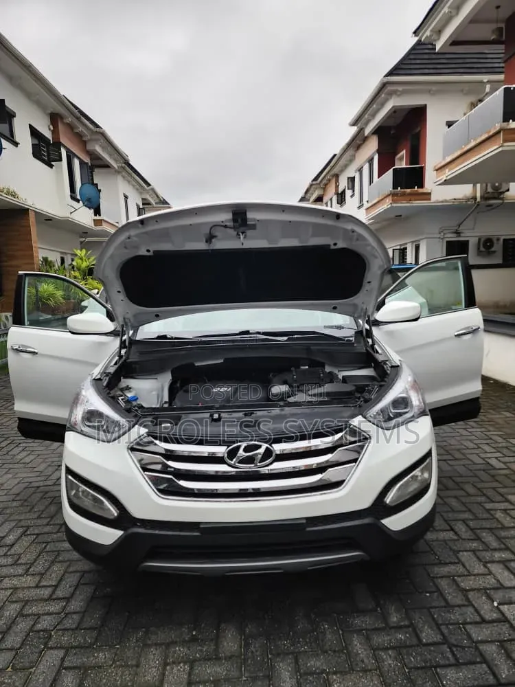 Hyundai Santa Fe 2016 White