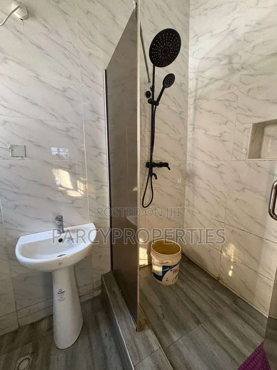 Furnished 3bdrm Apartment in Ochid Estate, Lekki Phase 2 for rent
