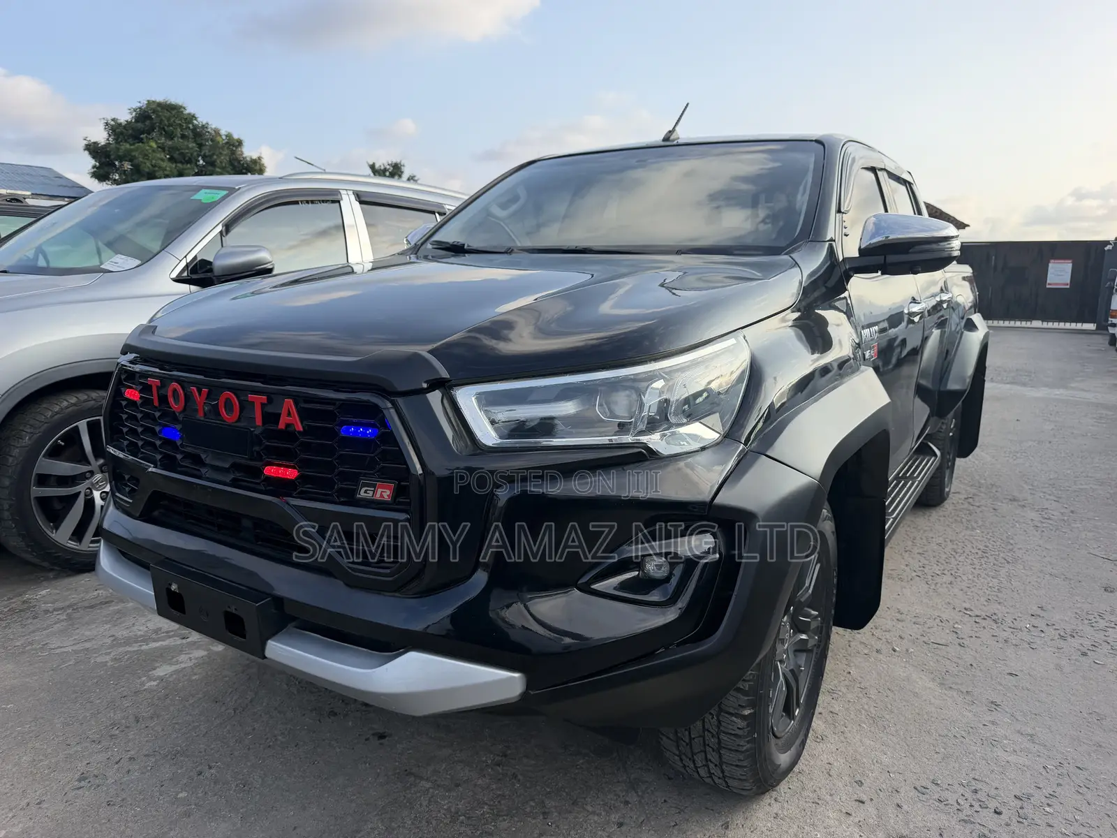 Toyota Hilux 2022 Black