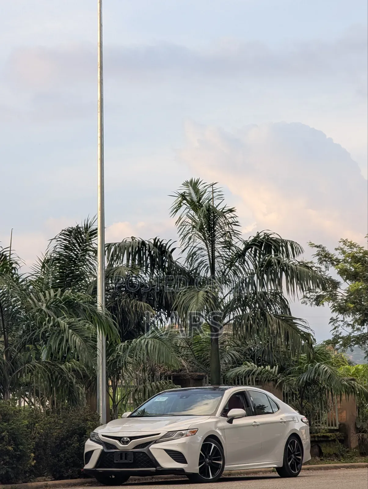 Toyota Camry XSE FWD (2.5L 4cyl 8AM) 2018 White