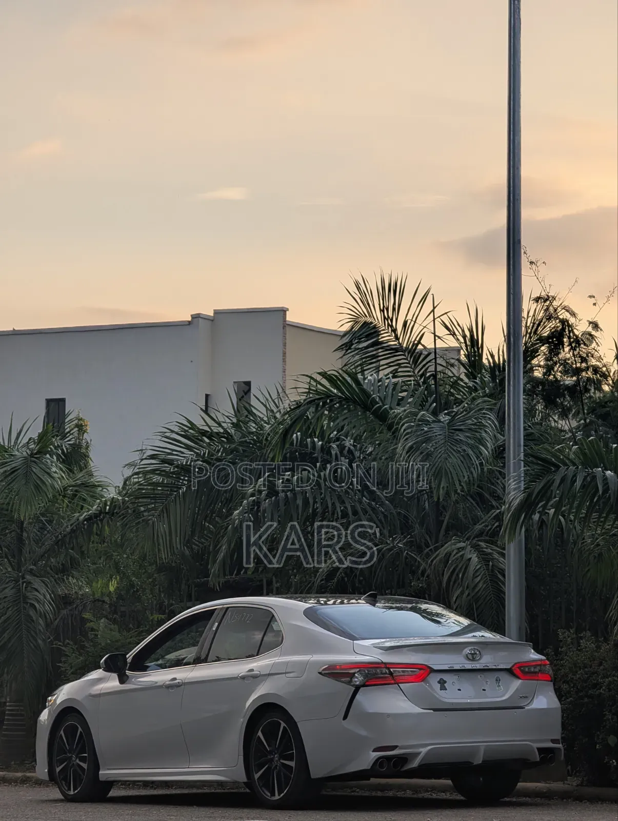 Toyota Camry XSE FWD (2.5L 4cyl 8AM) 2018 White