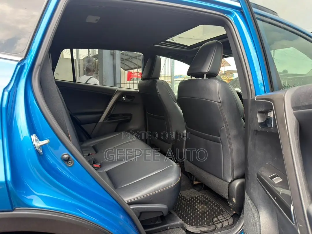 Toyota RAV4 SE AWD (2.5L 4cyl 6A) 2016 Blue