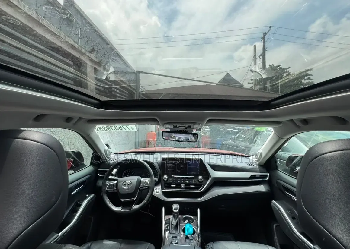 Toyota Highlander Platinum 2021 Red