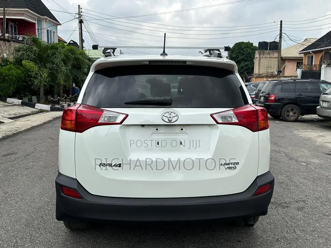 Toyota RAV4 Limited AWD (2.5L 4cyl 6A) 2016 White
