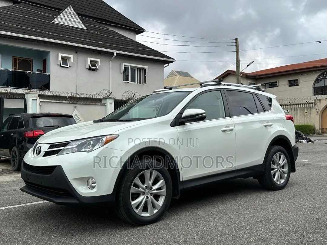 Toyota RAV4 Limited AWD (2.5L 4cyl 6A) 2016 White