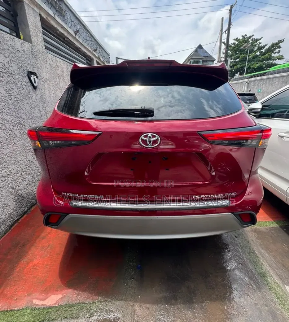 Toyota Highlander Platinum 2021 Red