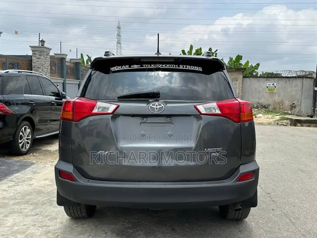 Toyota RAV4 Limited 4dr SUV AWD (2.5L 4cyl 6A) 2015 Gray