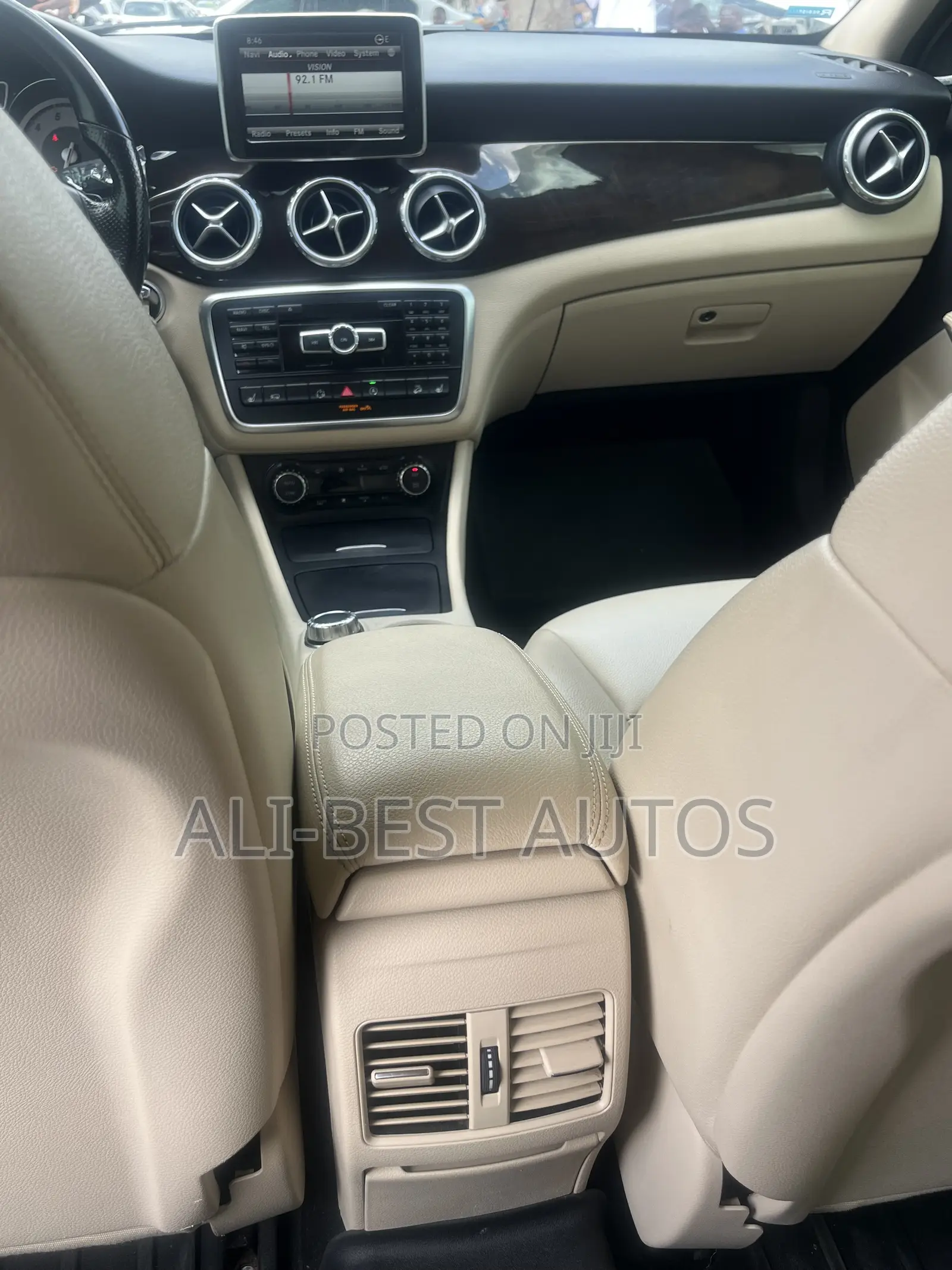 Mercedes-Benz GLA 250 SV Premium 2014 White