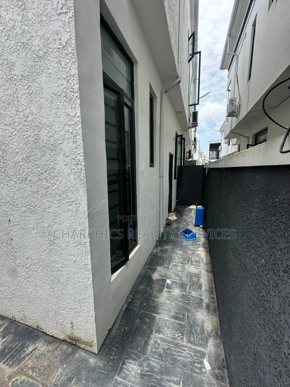 3bdrm Duplex in Ikota for rent
