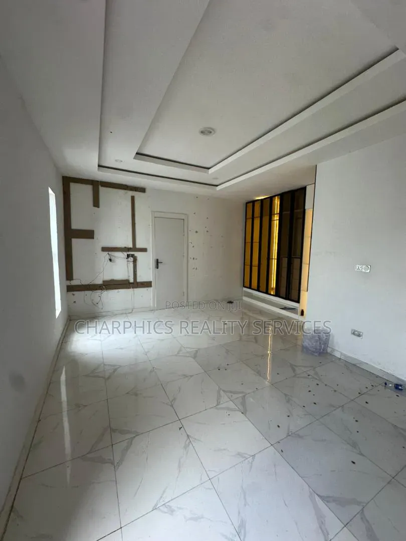 3bdrm Duplex in Ikota for rent