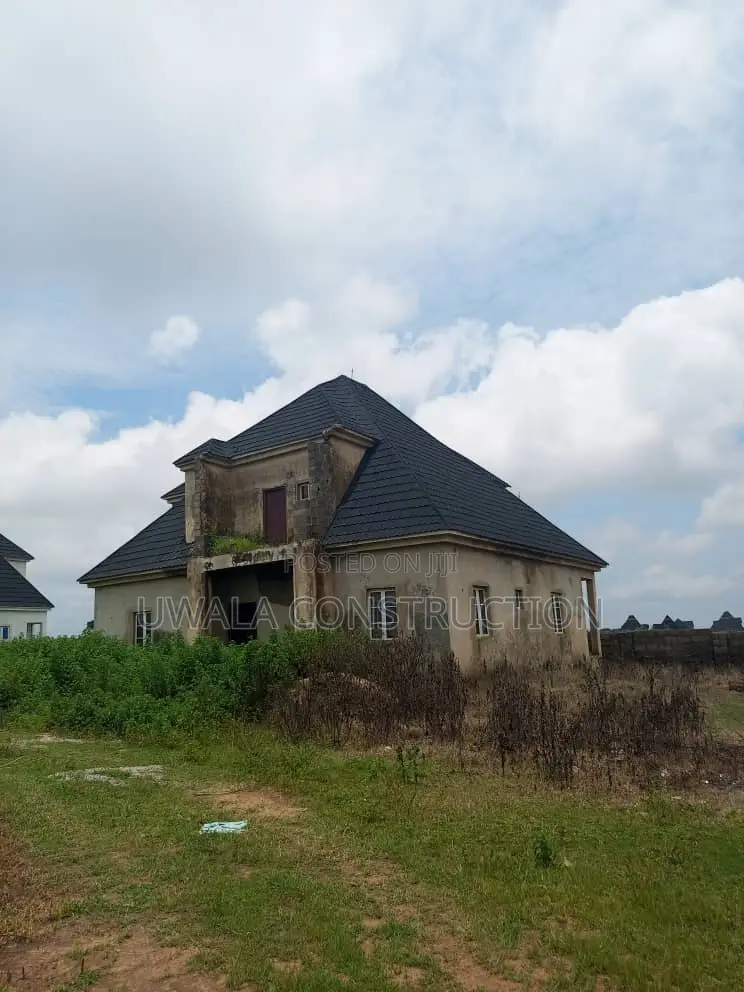 4bdrm Duplex in Pyakasa for sale