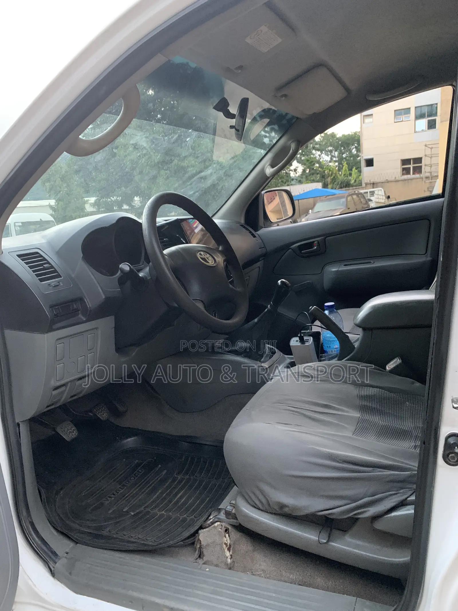 Toyota Hilux 2.5 D-4D 4X4 SRX 2010 White