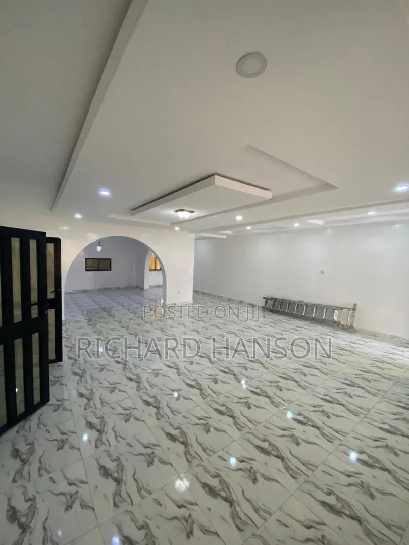 2bdrm Apartment in Hopeville, Sangotedo for rent