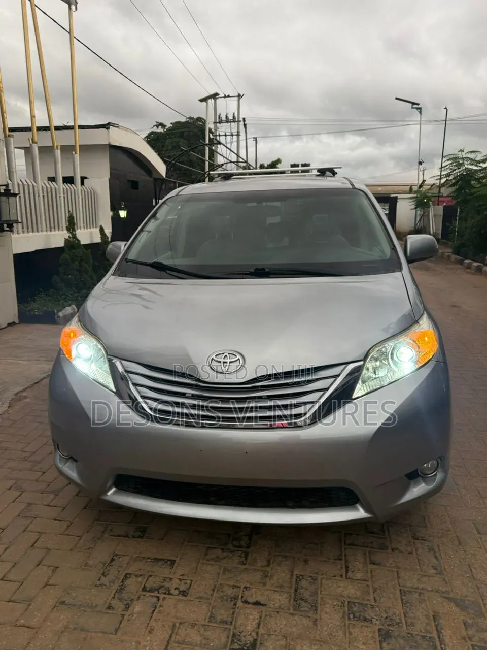 Toyota Sienna 2017 Silver