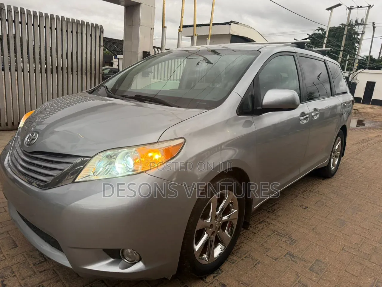 Toyota Sienna 2017 Silver