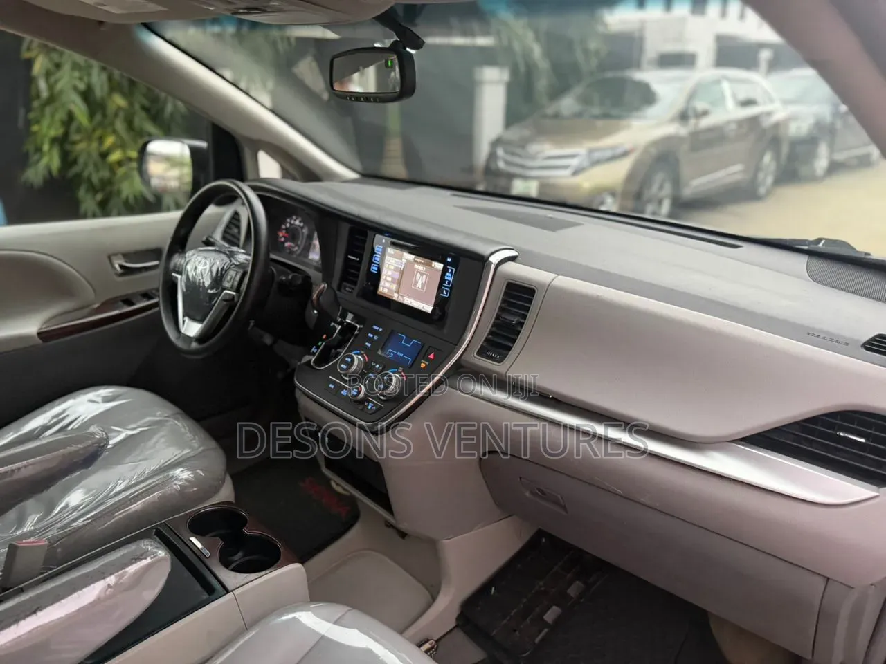Toyota Sienna 2017 Silver