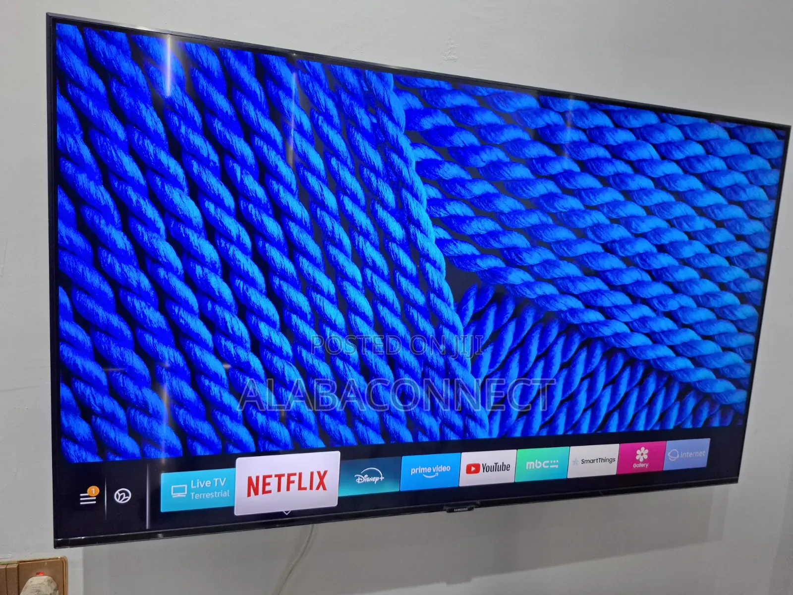 49" Samsung QLED Q70R Class Real4k UHD HDR Smart TV