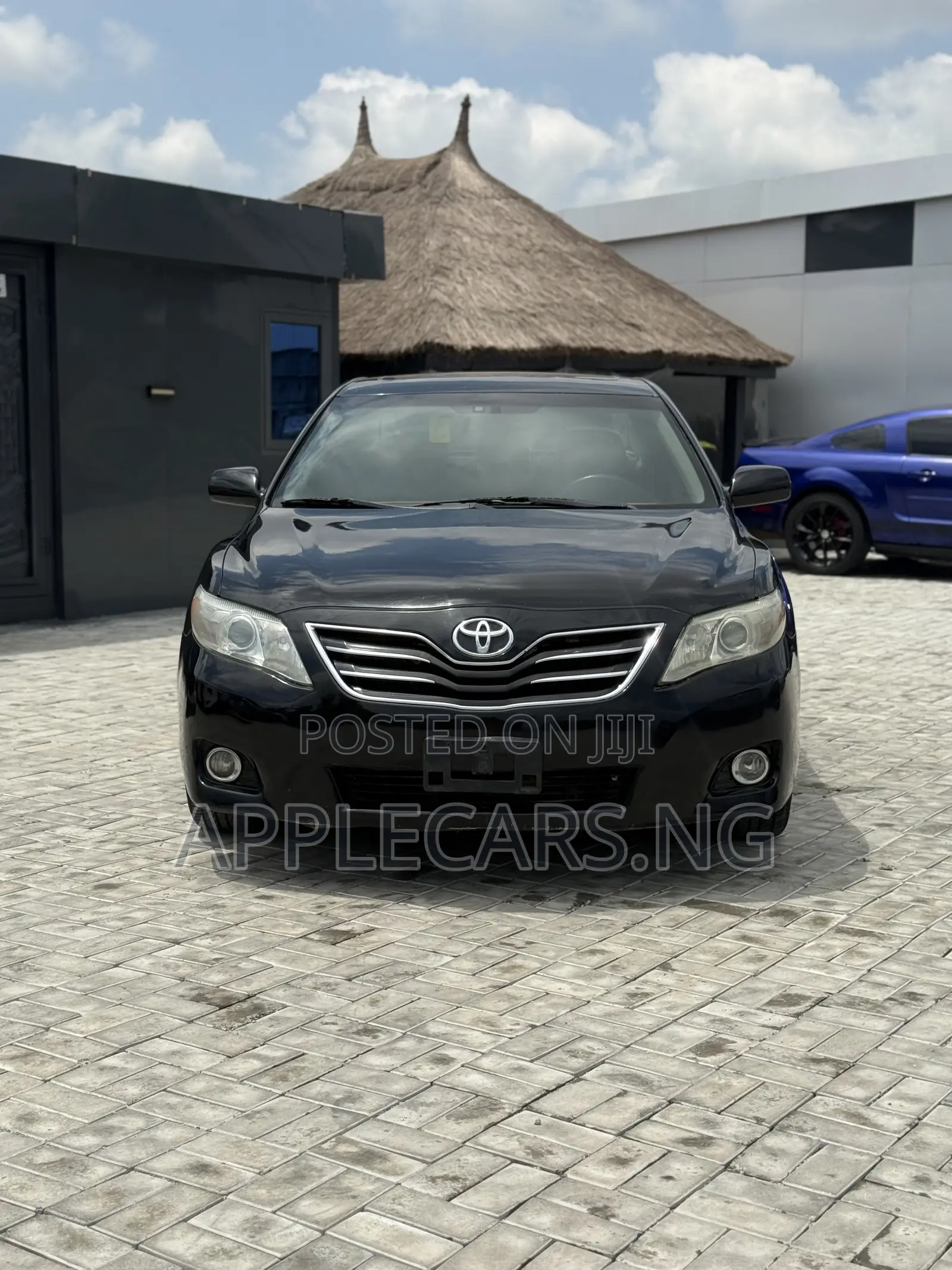 Toyota Camry XLE 4dr Sedan (2.5L 4cyl 6A) 2011 Gray