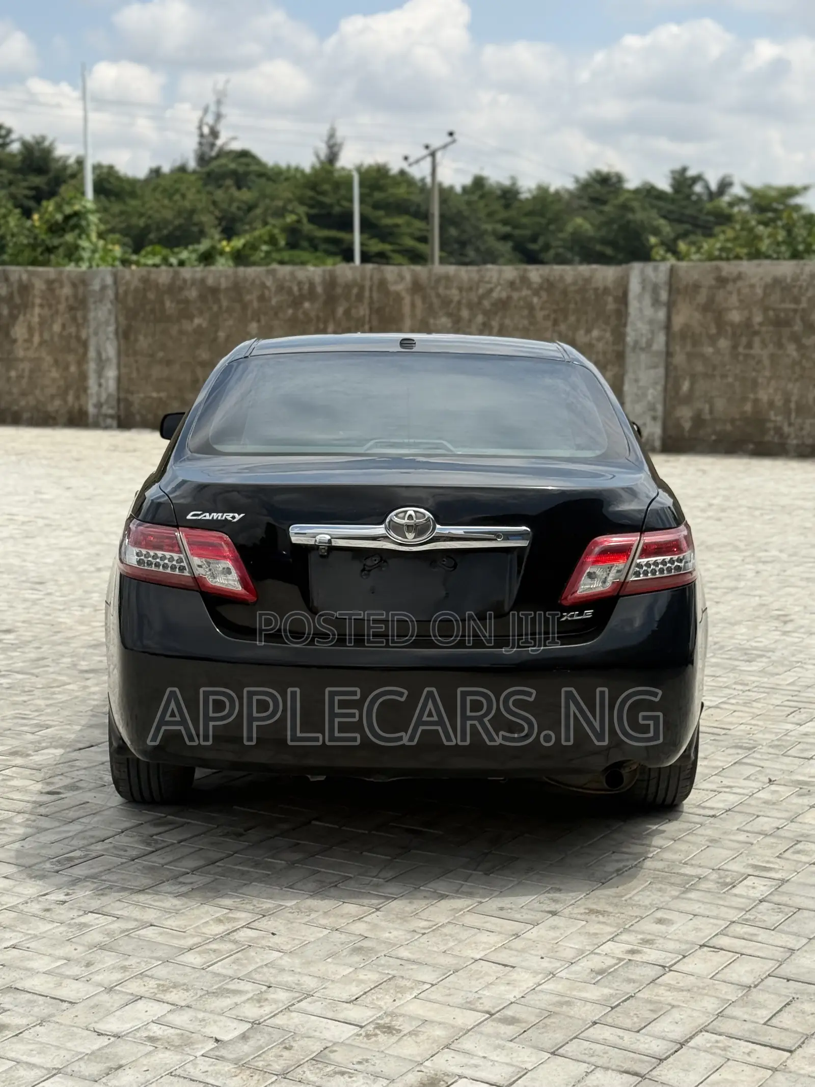 Toyota Camry XLE 4dr Sedan (2.5L 4cyl 6A) 2011 Gray