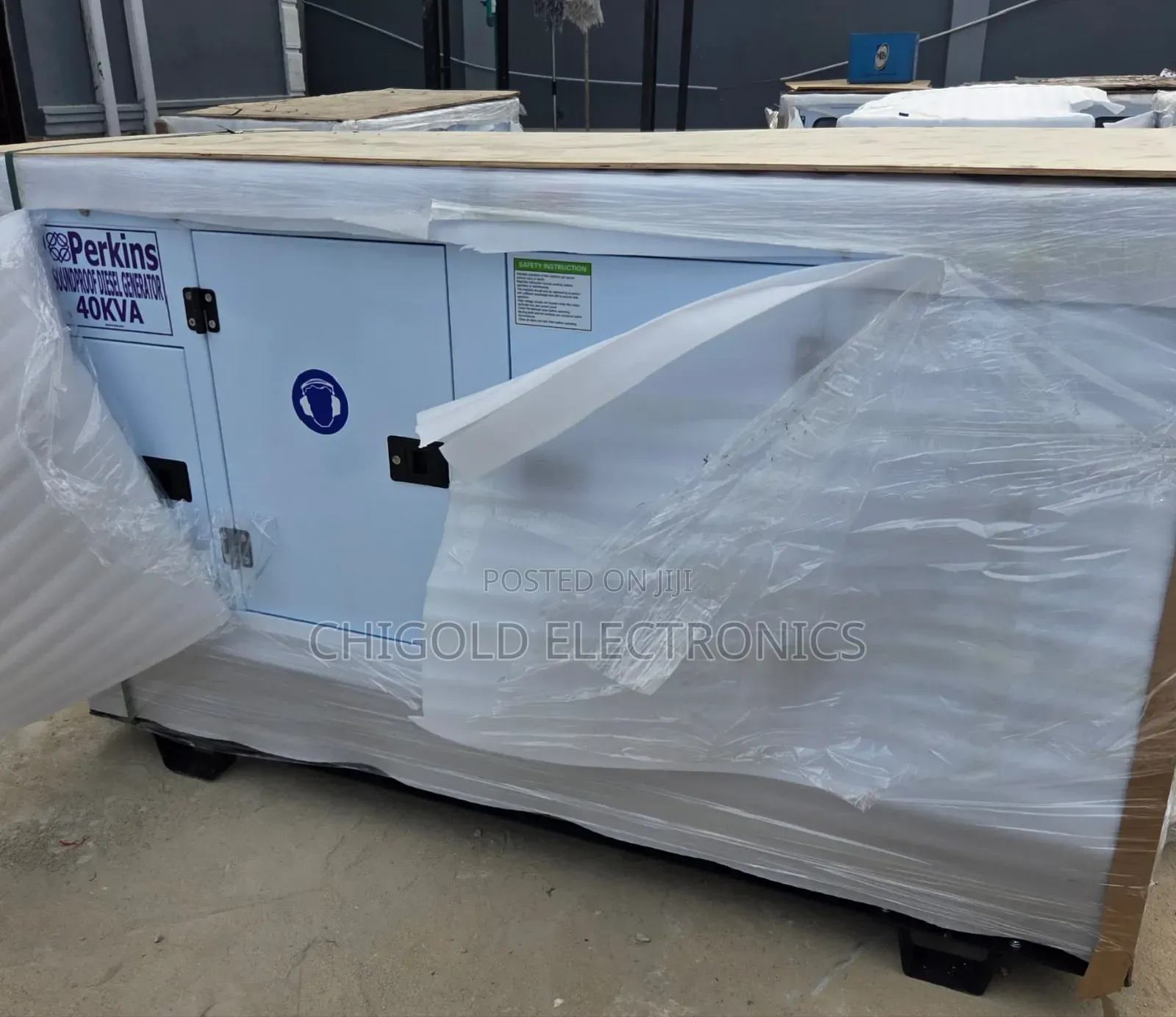 Diesel Generator Soundproof Perkins 40 kVA 100% Cover Coin