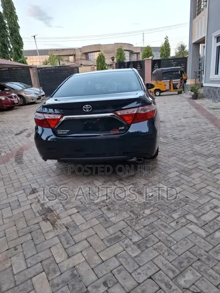Toyota Camry SE 4dr Sedan (2.5L 4cyl 6A) 2016 Black