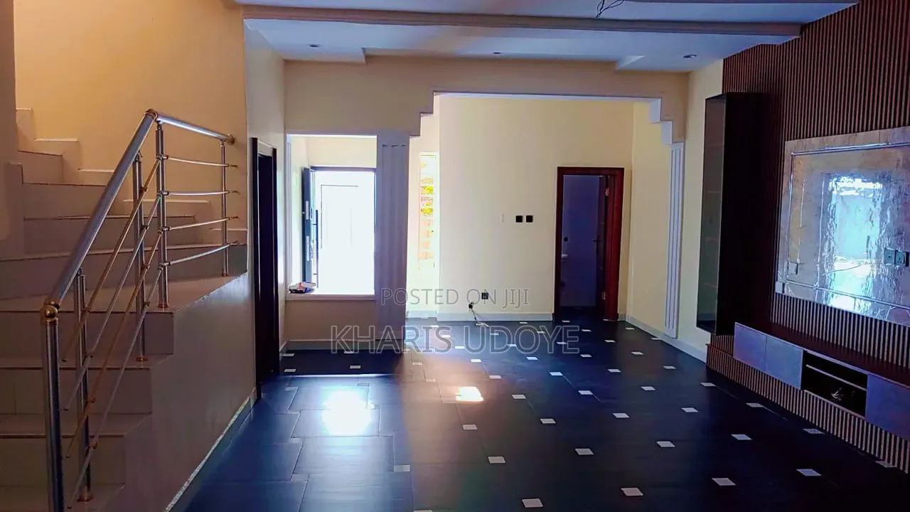 4bdrm Duplex in Lekki for sale