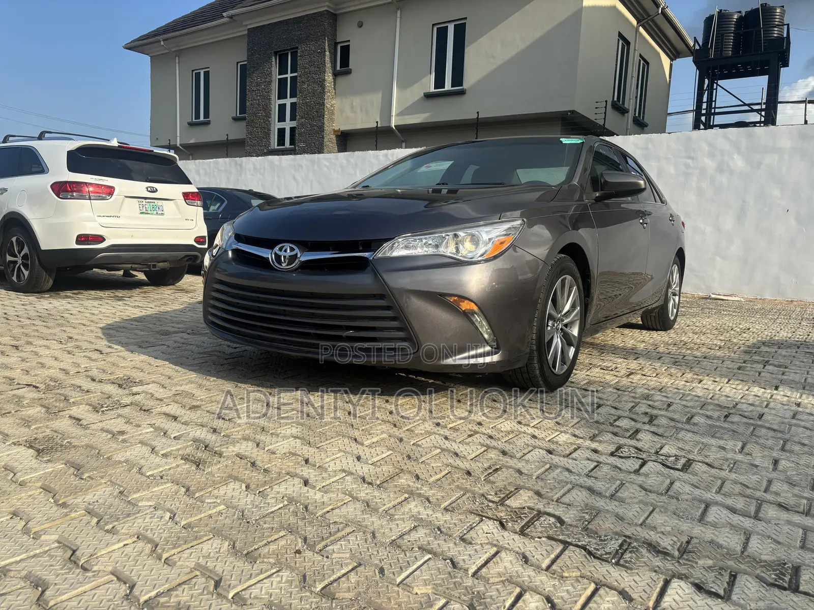 Toyota Camry XLE 4dr Sedan (2.5L 4cyl 6A) 2016 Gray