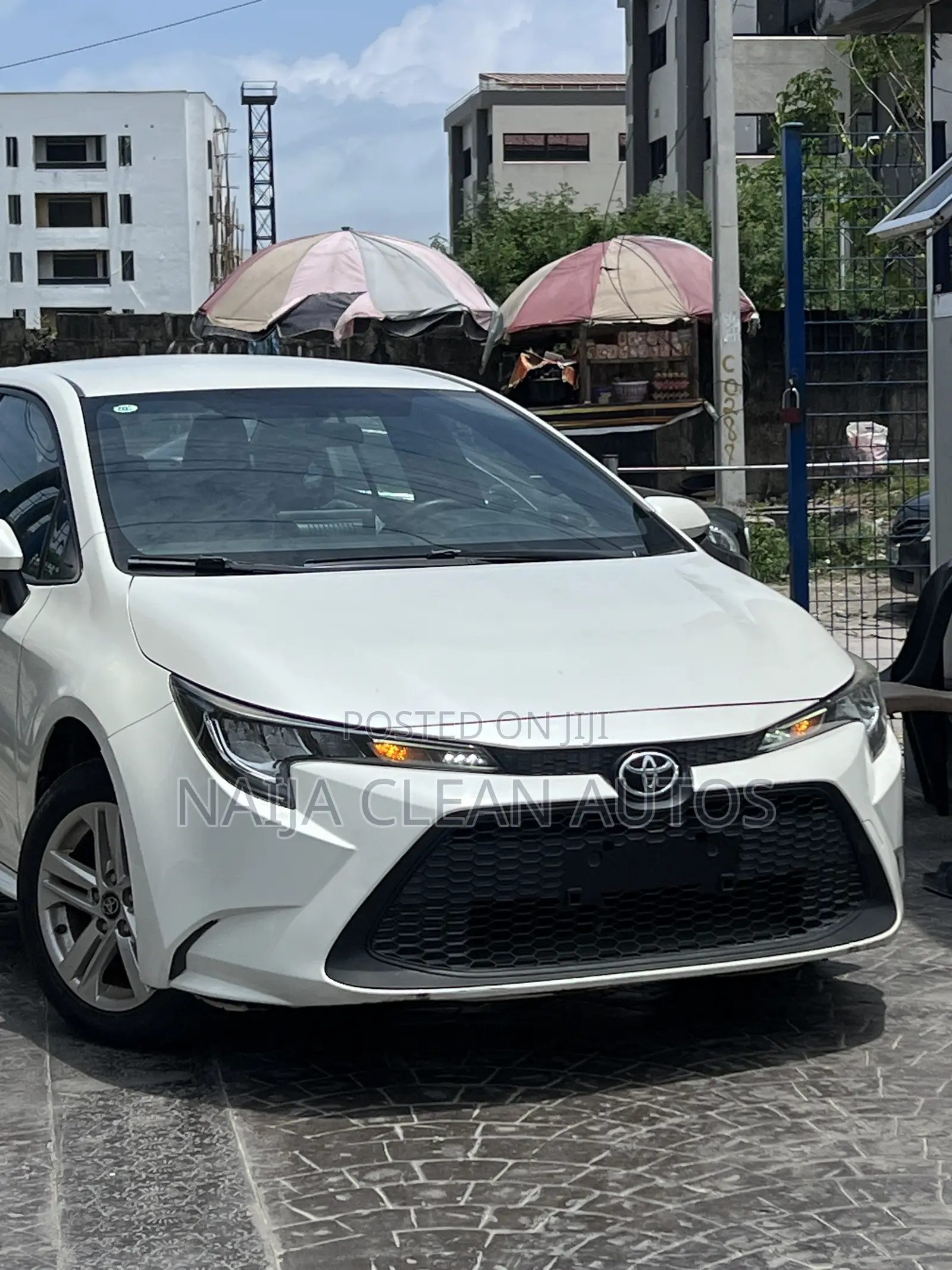 Toyota Corolla L (1.8L 4cyl 2A) 2019 White