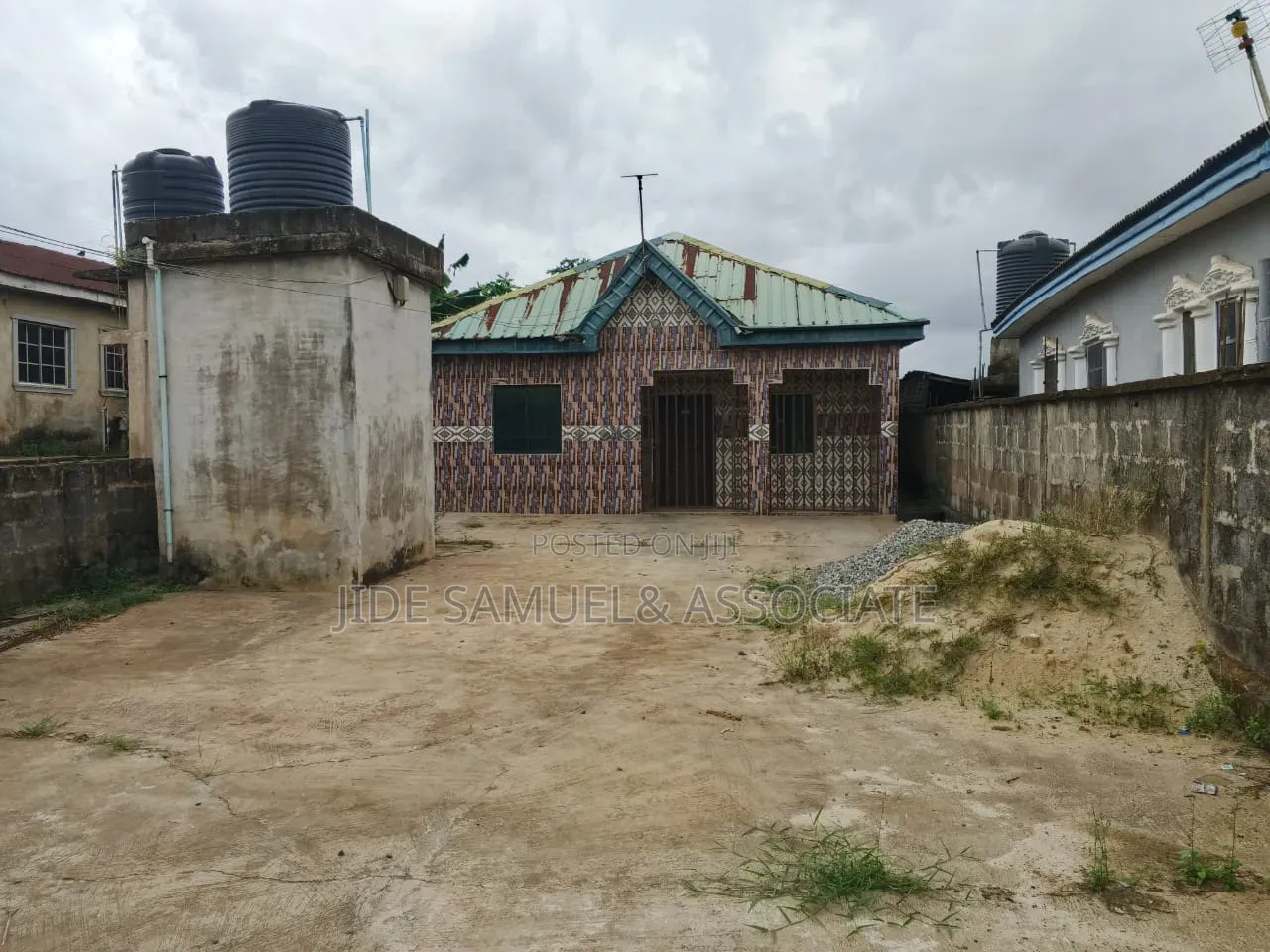 Furnished 3bdrm Bungalow in Ayobo for sale