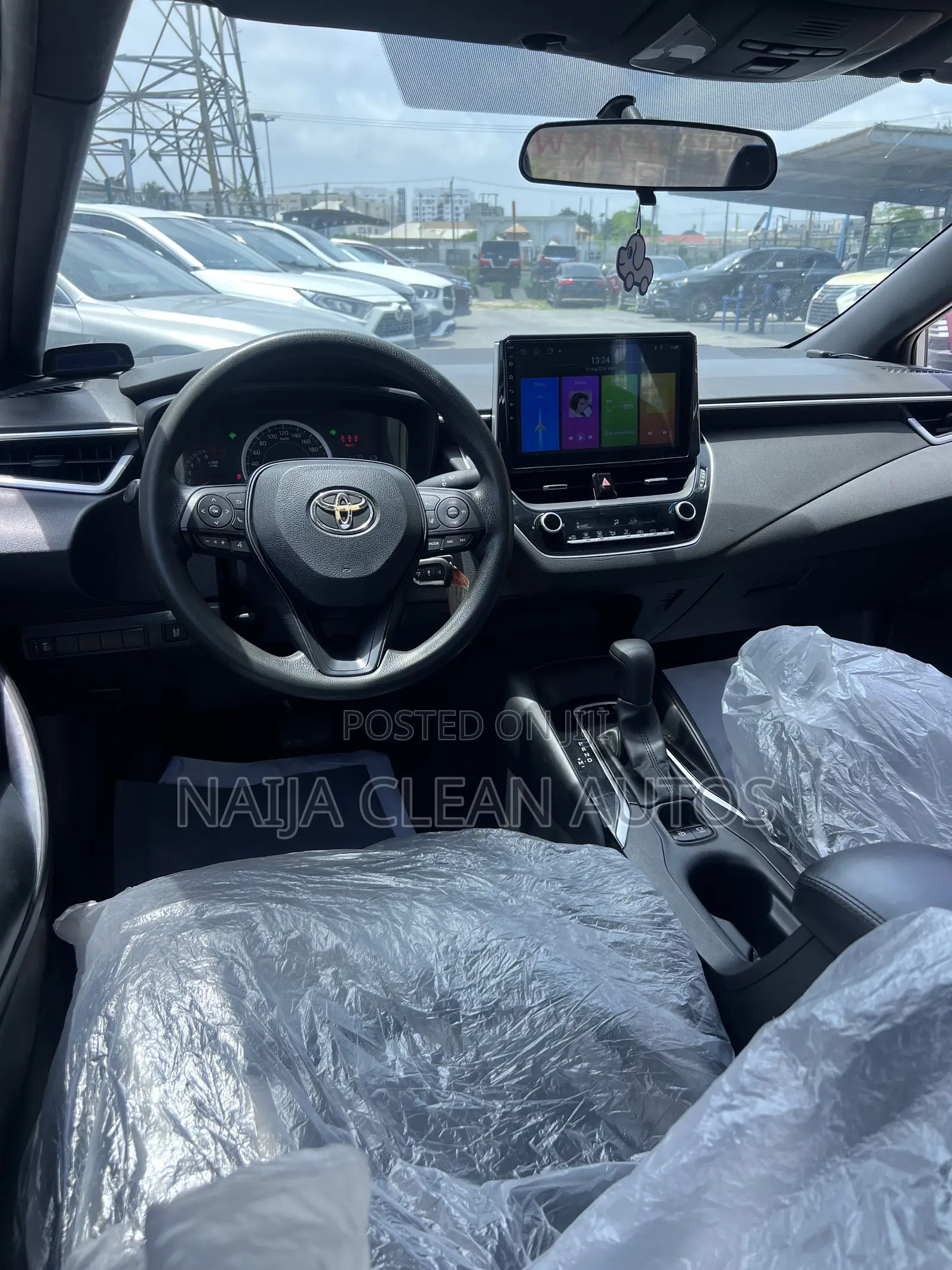 Toyota Corolla L (1.8L 4cyl 2A) 2019 White