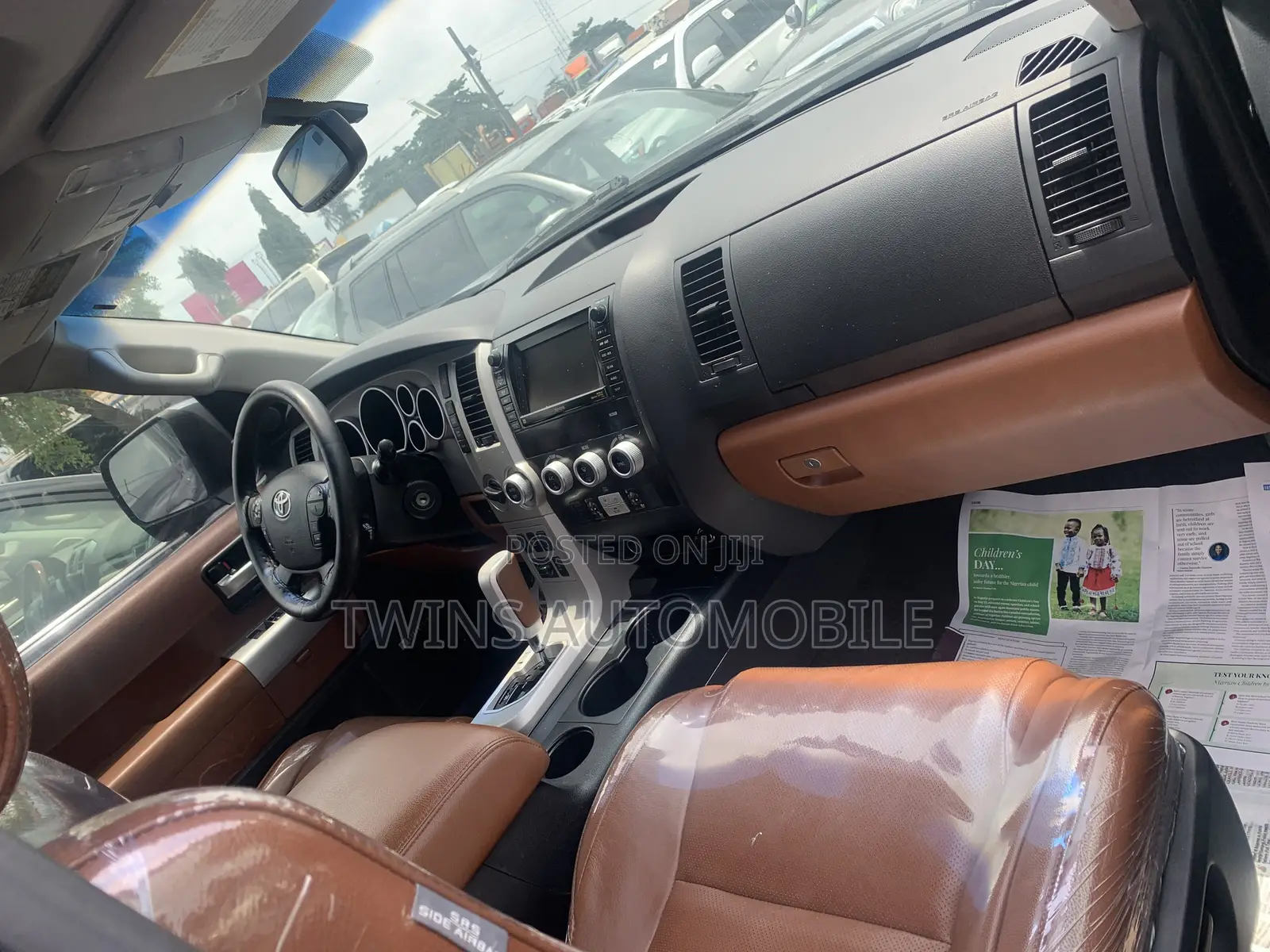 Toyota Sequoia Platinum 4dr SUV 4WD (5.7L 8cyl 6A) 2015 Black