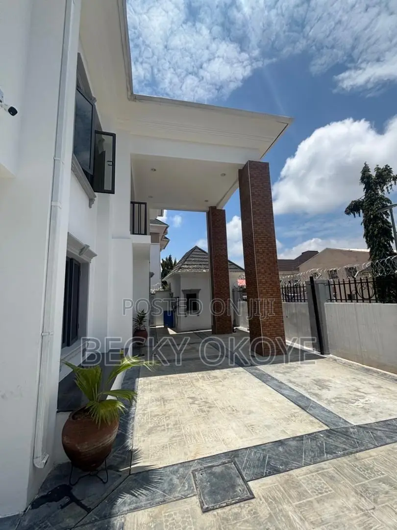 4bdrm Duplex in Garki, Area 7 for rent