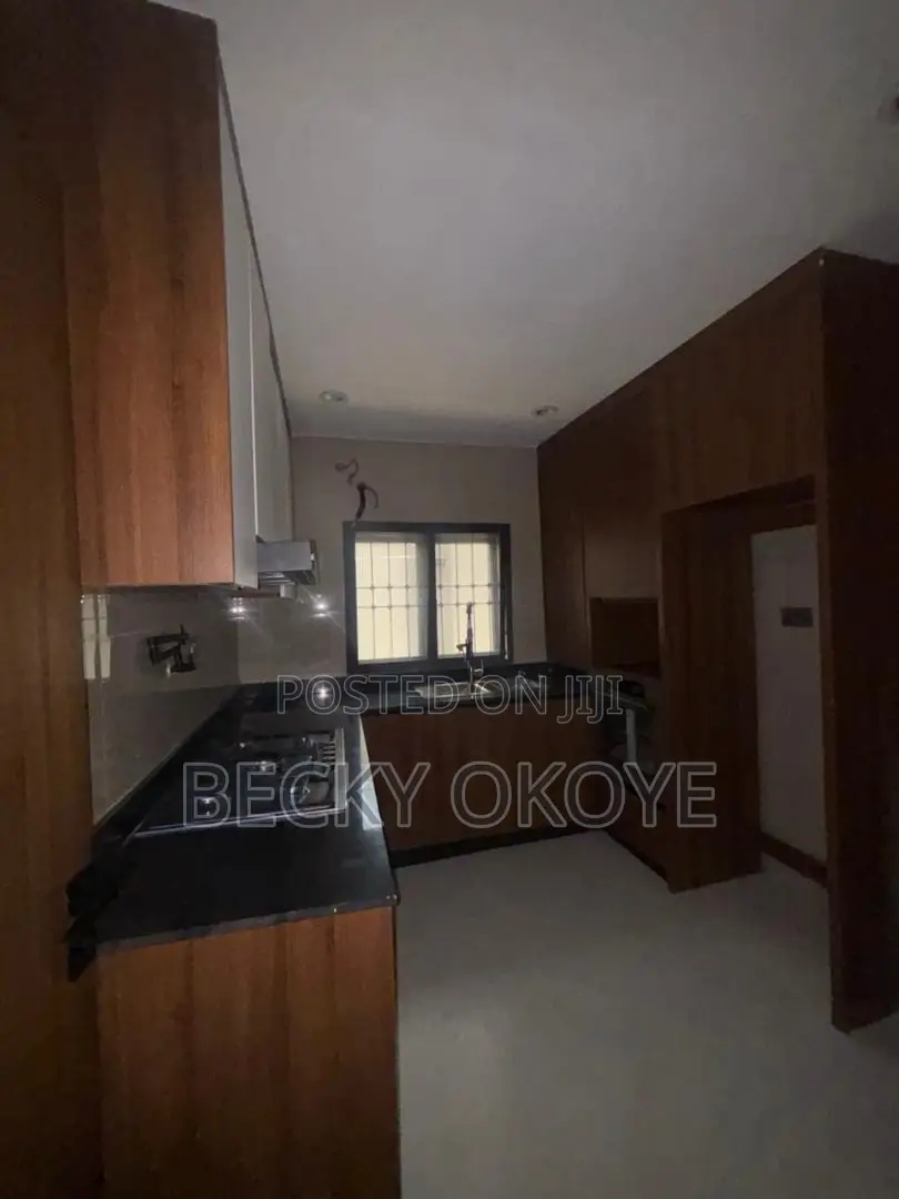 4bdrm Duplex in Garki, Area 7 for rent