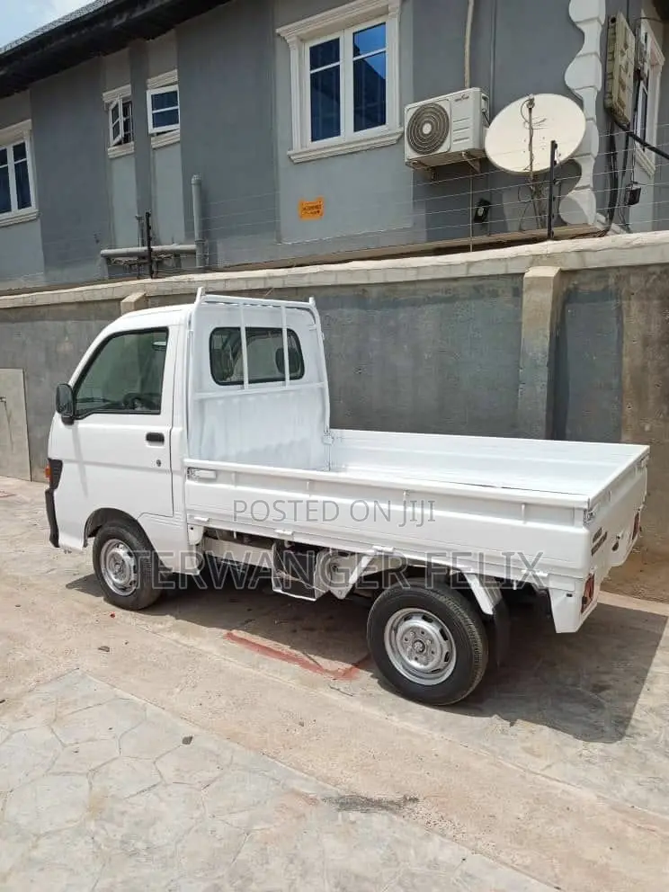 Jet Mover 2012 White