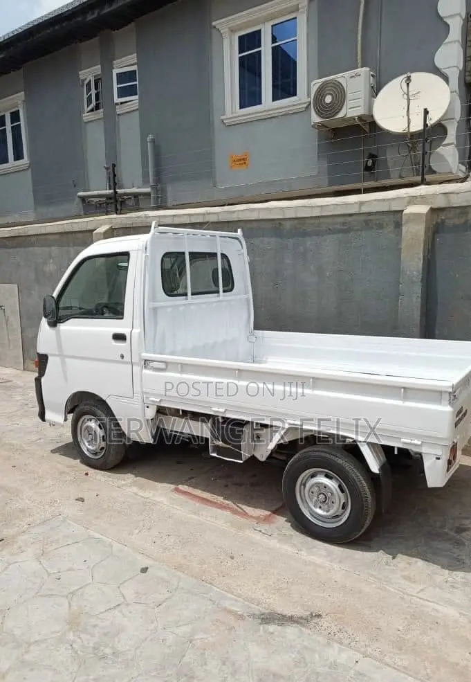 Jet Mover 2012 White