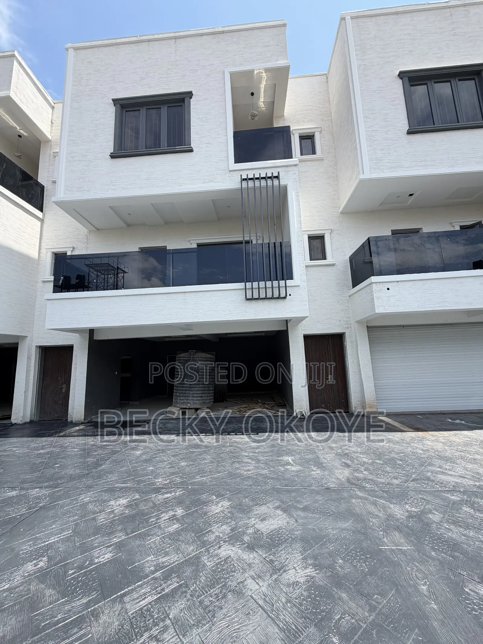 4bdrm Duplex in Guzape for sale