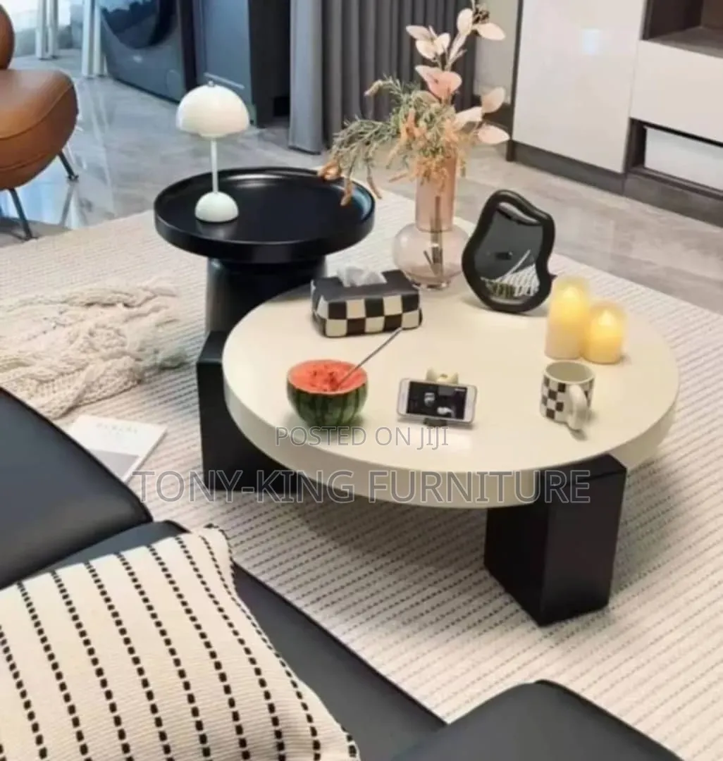 Modern Luxury 2-in-1 Round Coffee Table Set Striking Black and White
