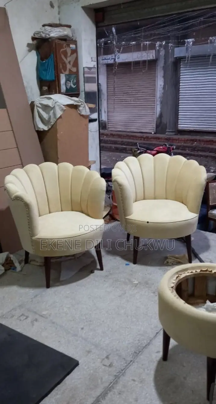 Modern Finger Joints Upholstered Accent Chair