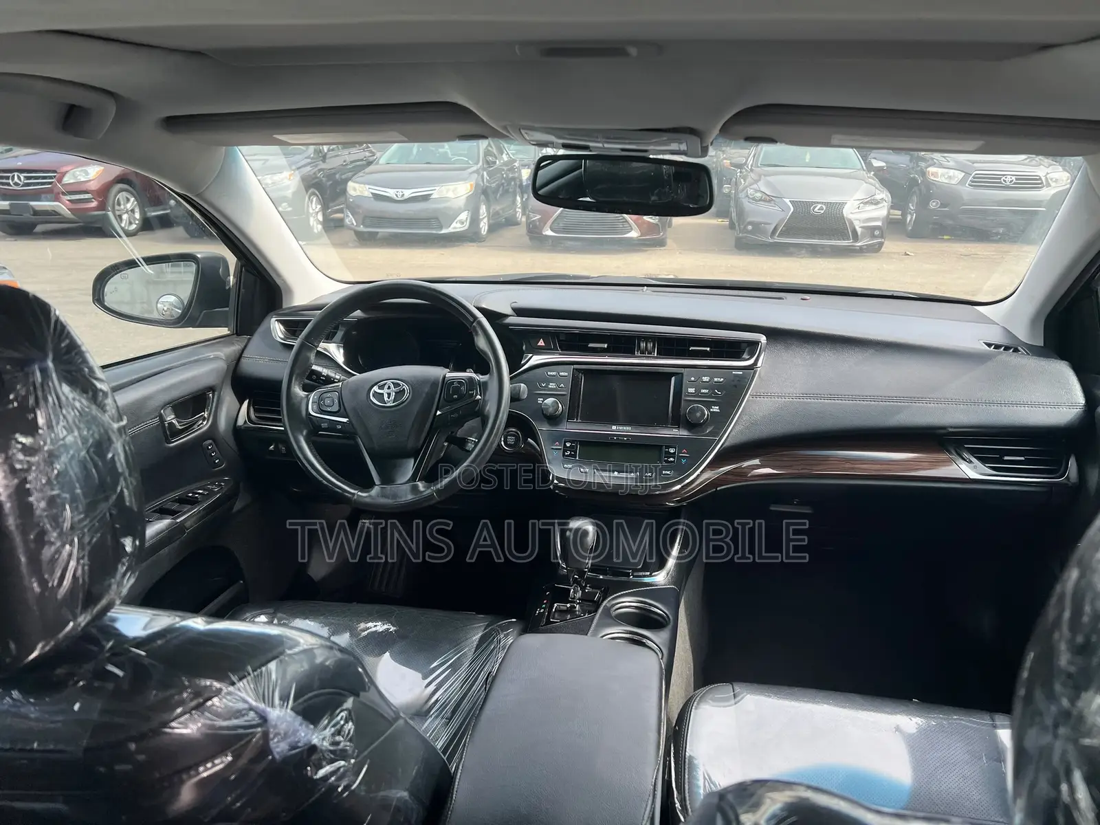Toyota Avalon Limited 4dr Sedan (3.5L 6cyl 6A) 2015 Black