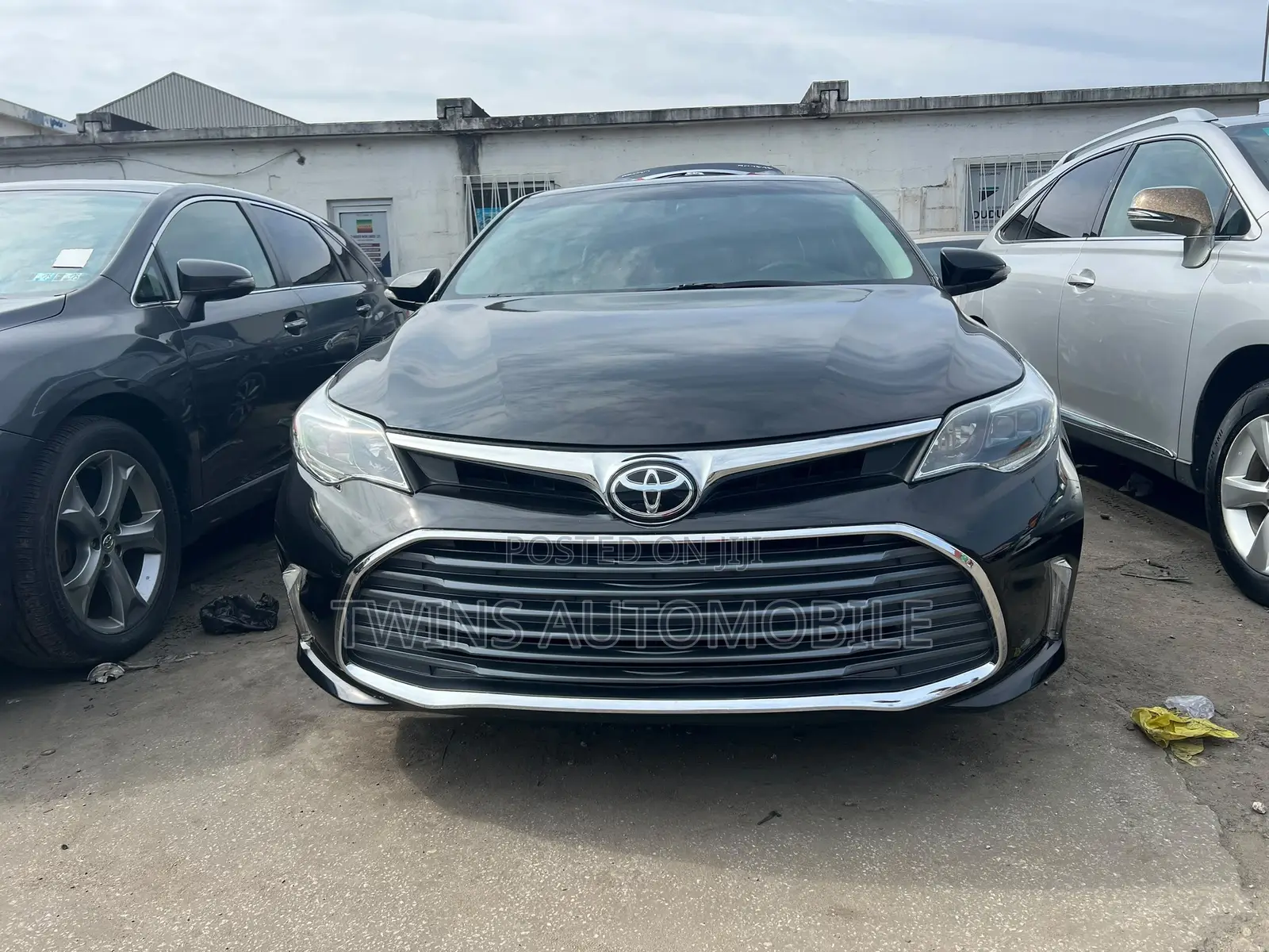 Toyota Avalon Limited 4dr Sedan (3.5L 6cyl 6A) 2015 Black