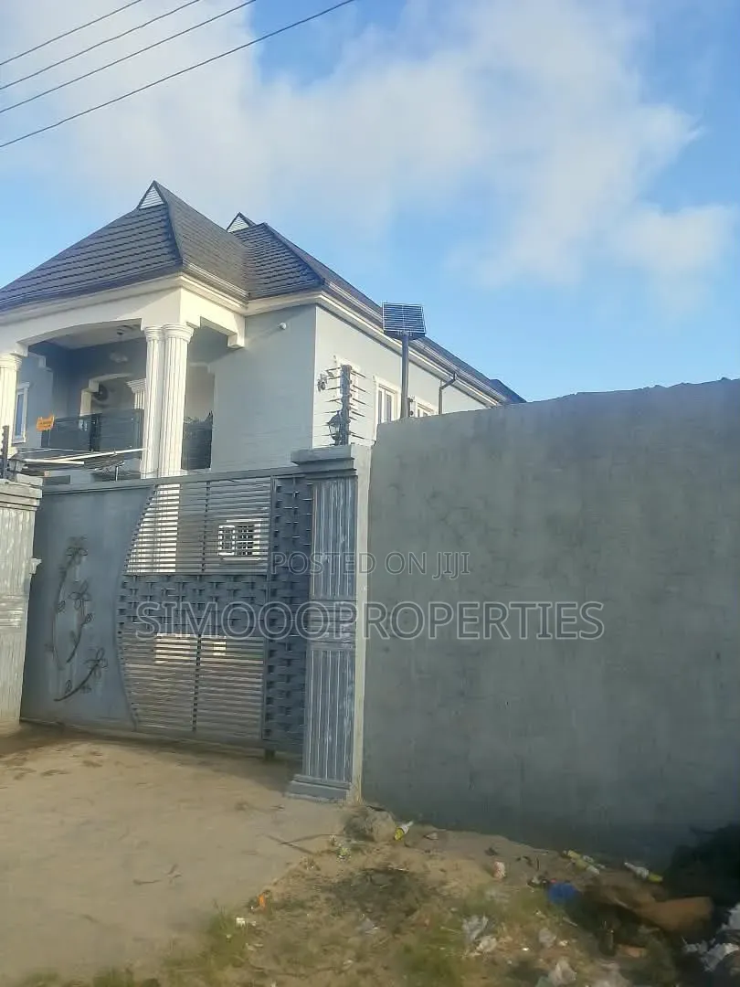 2bdrm Block of Flats in Ologo Estate, Awoyaya for rent