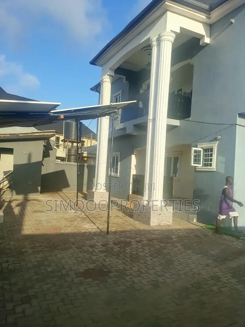 2bdrm Block of Flats in Ologo Estate, Awoyaya for rent