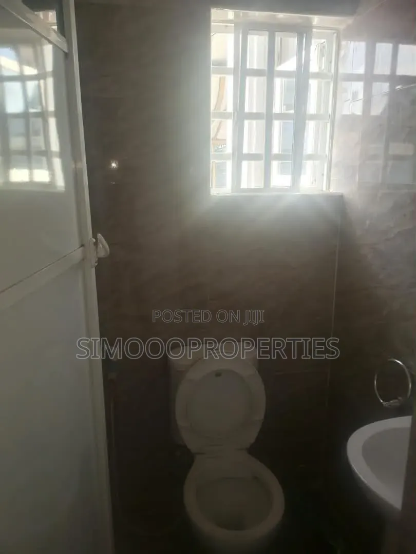 2bdrm Block of Flats in Ologo Estate, Awoyaya for rent