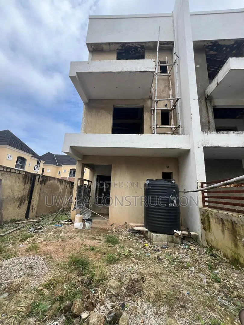 4bdrm Duplex in Guzape District for sale