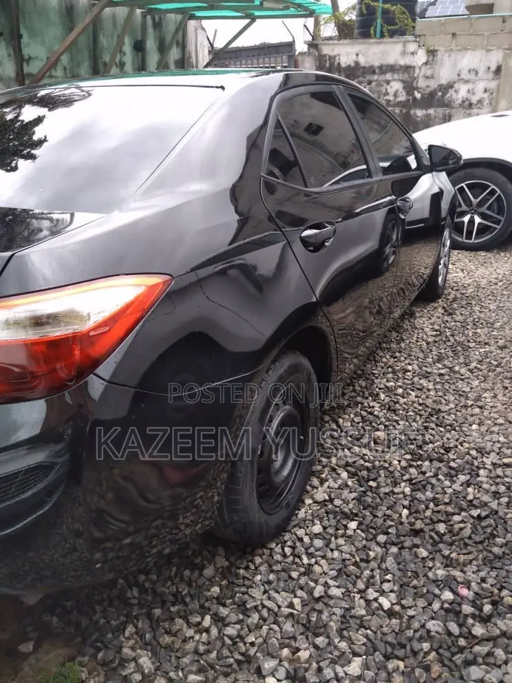 Toyota Corolla LE 4dr Sedan (1.8L 4cyl CVT) 2014 Black